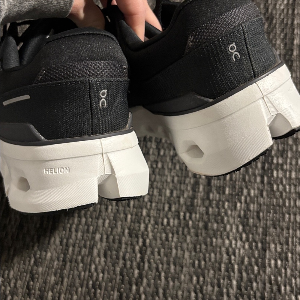 On cloud Cloudrunner 2 Wide 9.5 - image 3